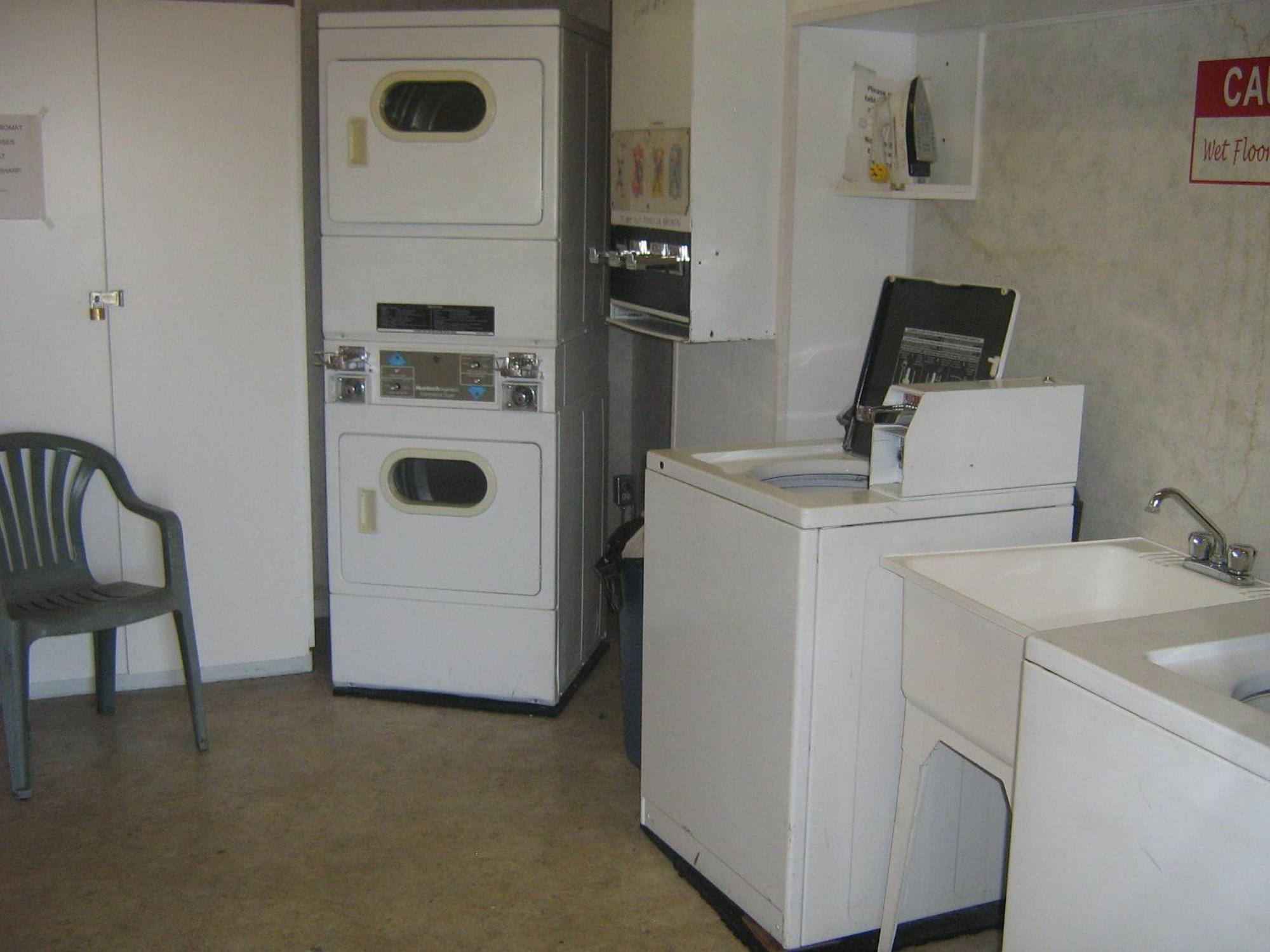 Parkway Motel & European Lodges Pincher Creek Facilidades foto